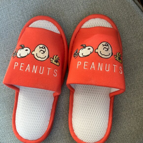 Snoopy Peanuts adult Slippers S/M ( 7/9) new Japan - Picture 7 of 7